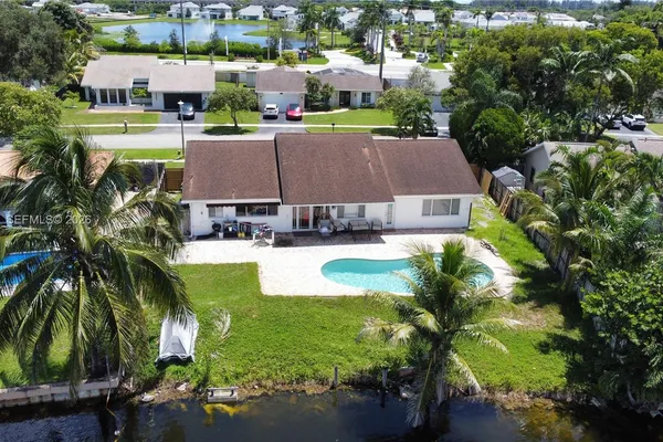 Home at 5121 SW 87th Avenue, Cooper City, FL 33328